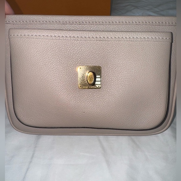 Louis Vuitton Grained Calfskin Lockme Chain Bag Greige - Picture 12 of 16